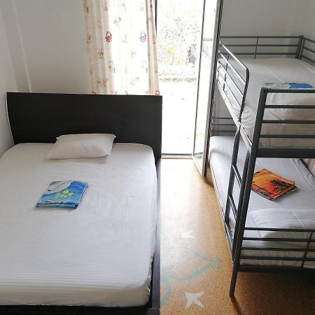 Shared Rooms Near Acropolis And Monastiraki Афины Экстерьер фото