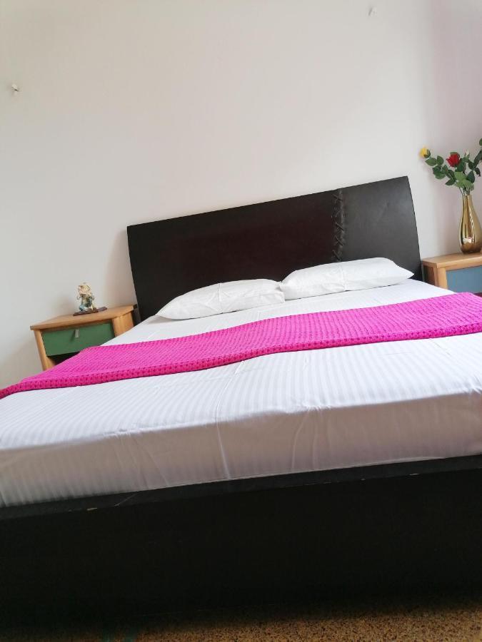 Shared Rooms Near Acropolis And Monastiraki Афины Экстерьер фото